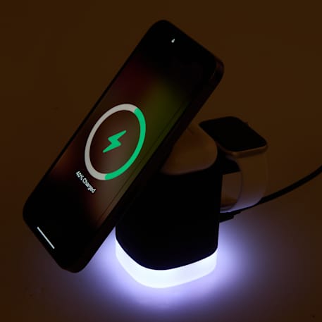 Glow 3-in-1 15W MagClick™ Wireless Charging Stand 43