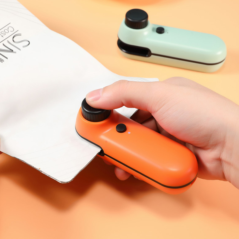 Rechargeable Portable Vacuum Food Bag Heat Sealer 4