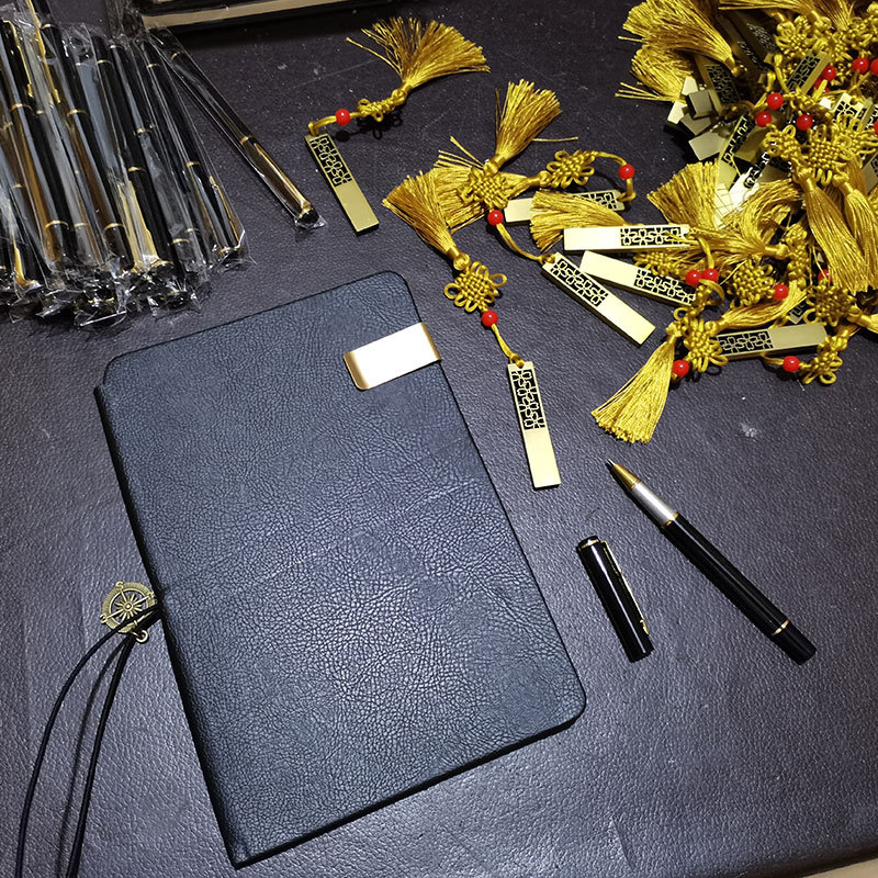 Luxury 4-Piece Signature Pen Gift Set 5