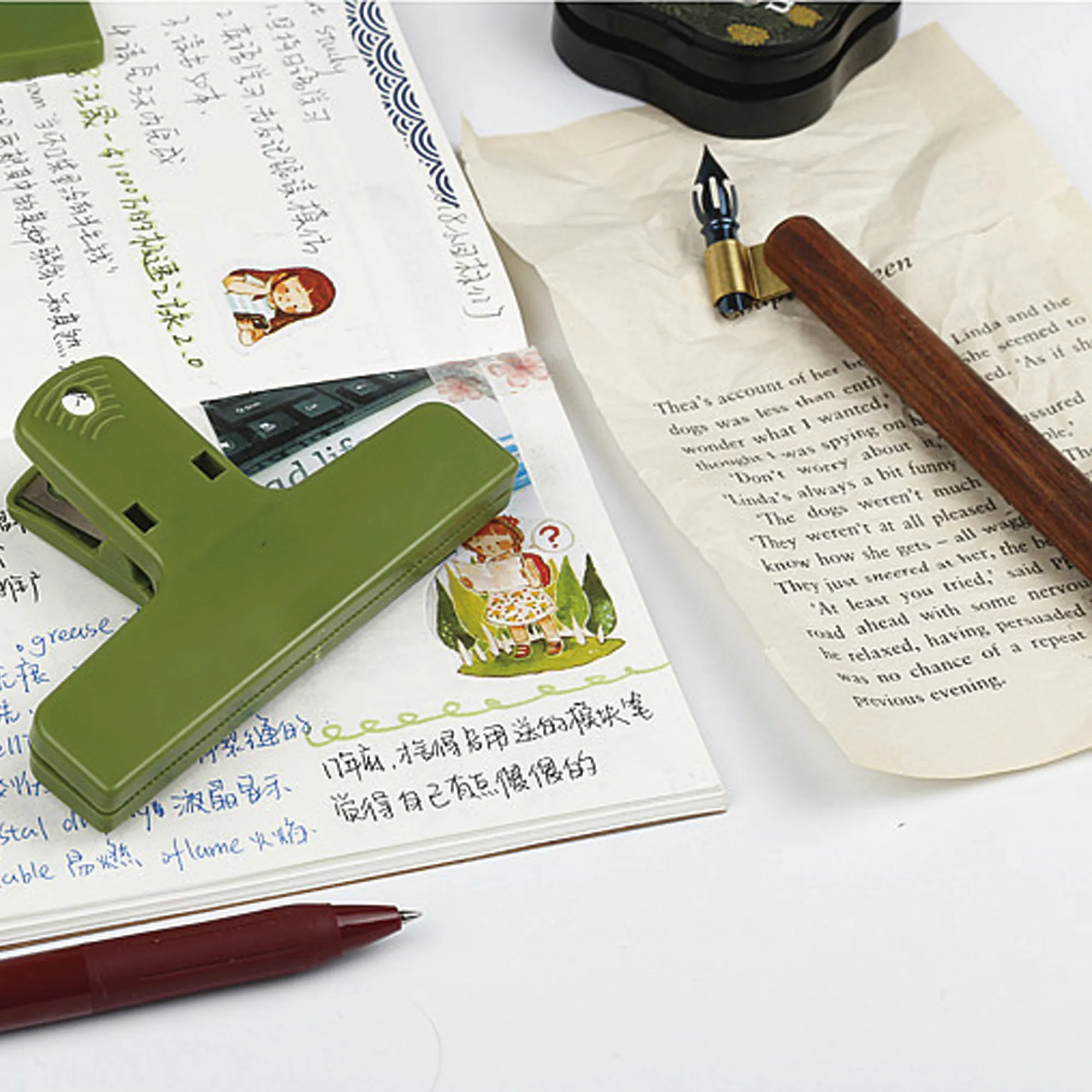 Fridge magnet binder clip 2