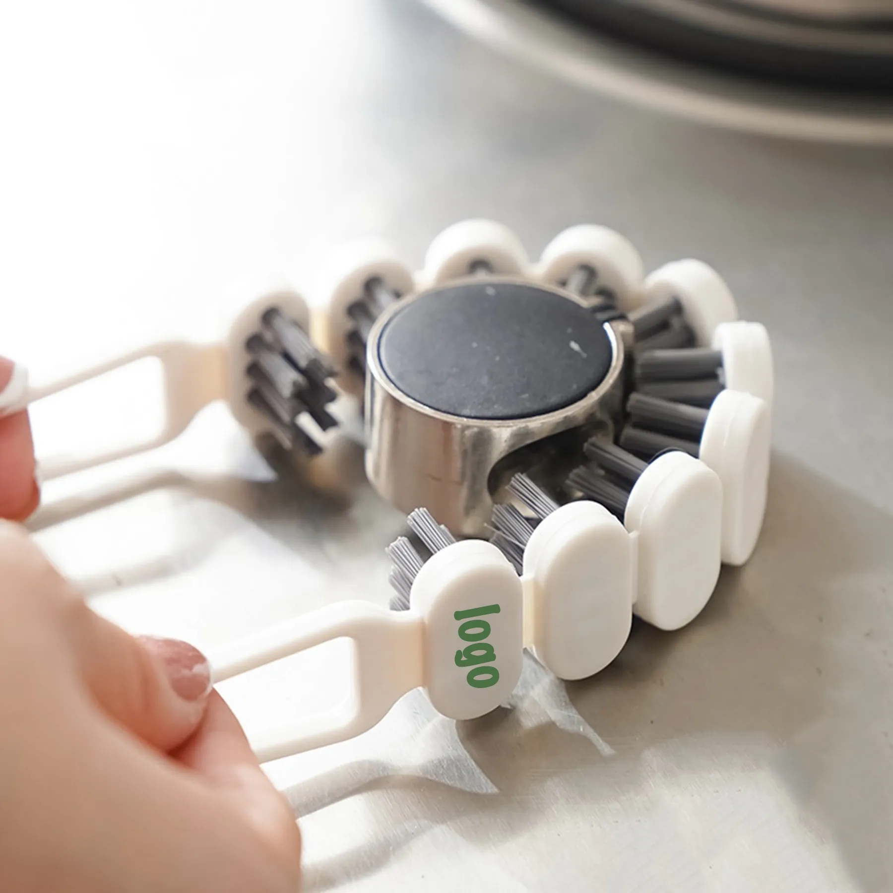Bendable Multifunctional Cleaning Brush 2