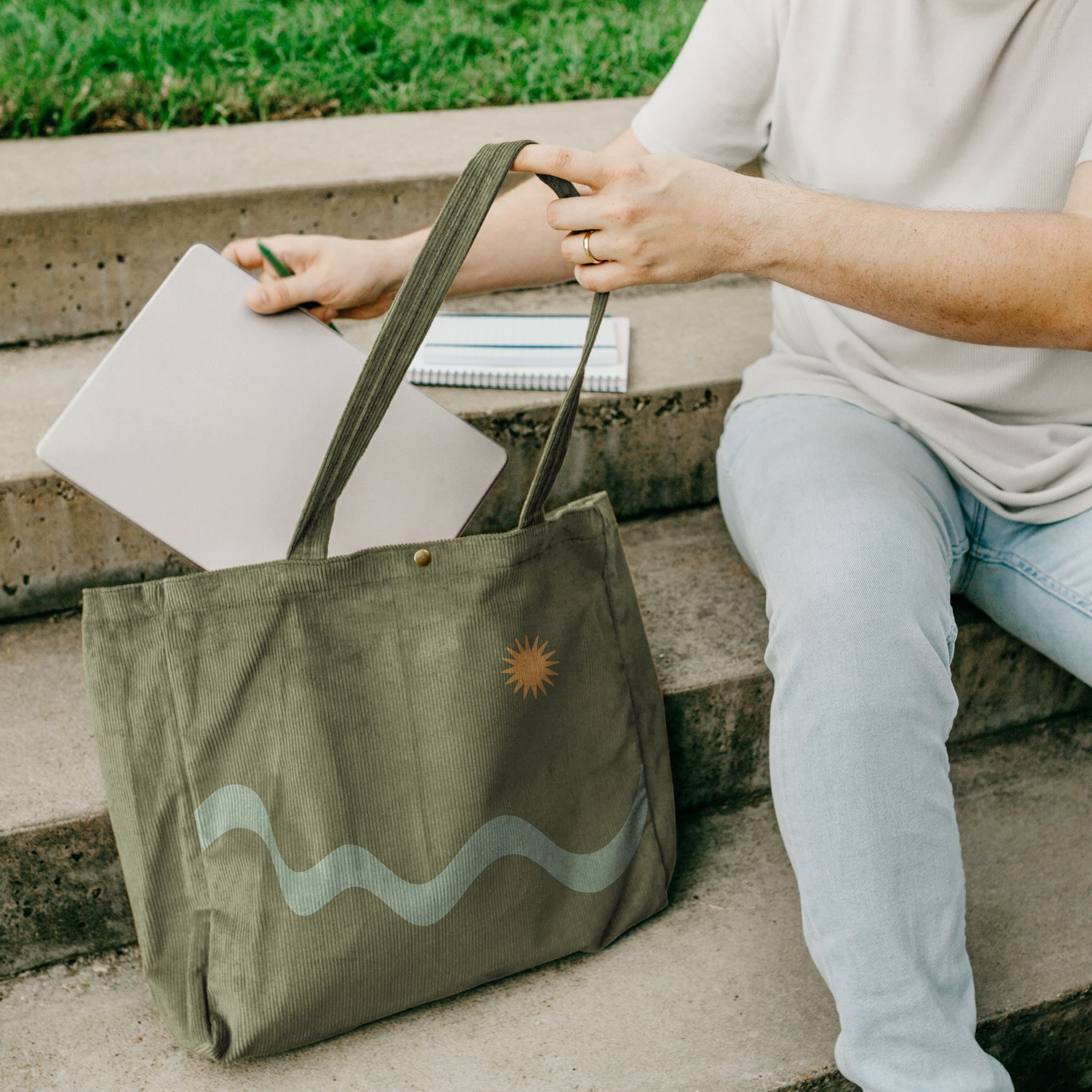 OPEN LAPTOP TOTE - CORDUROY
