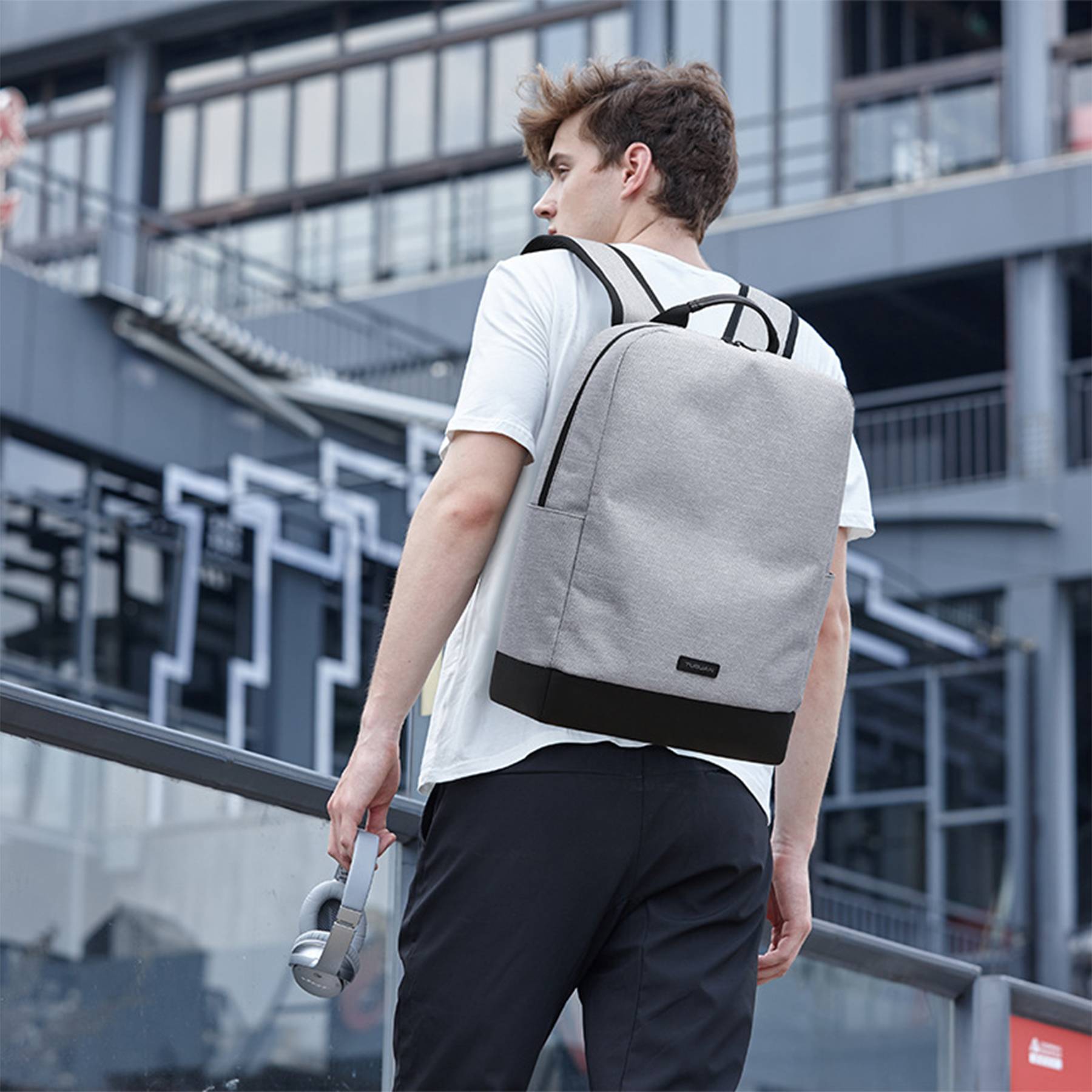Polyester high-capacity minimalist computer backpack 3