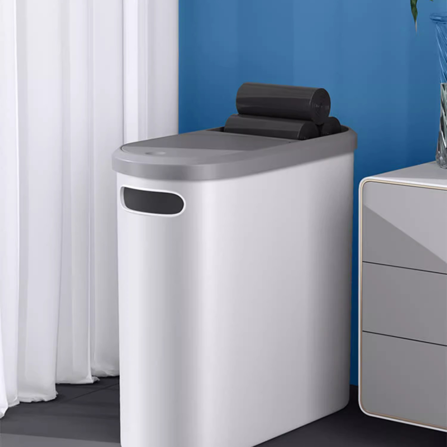 Bathroom Trash Can w/ Lid 5