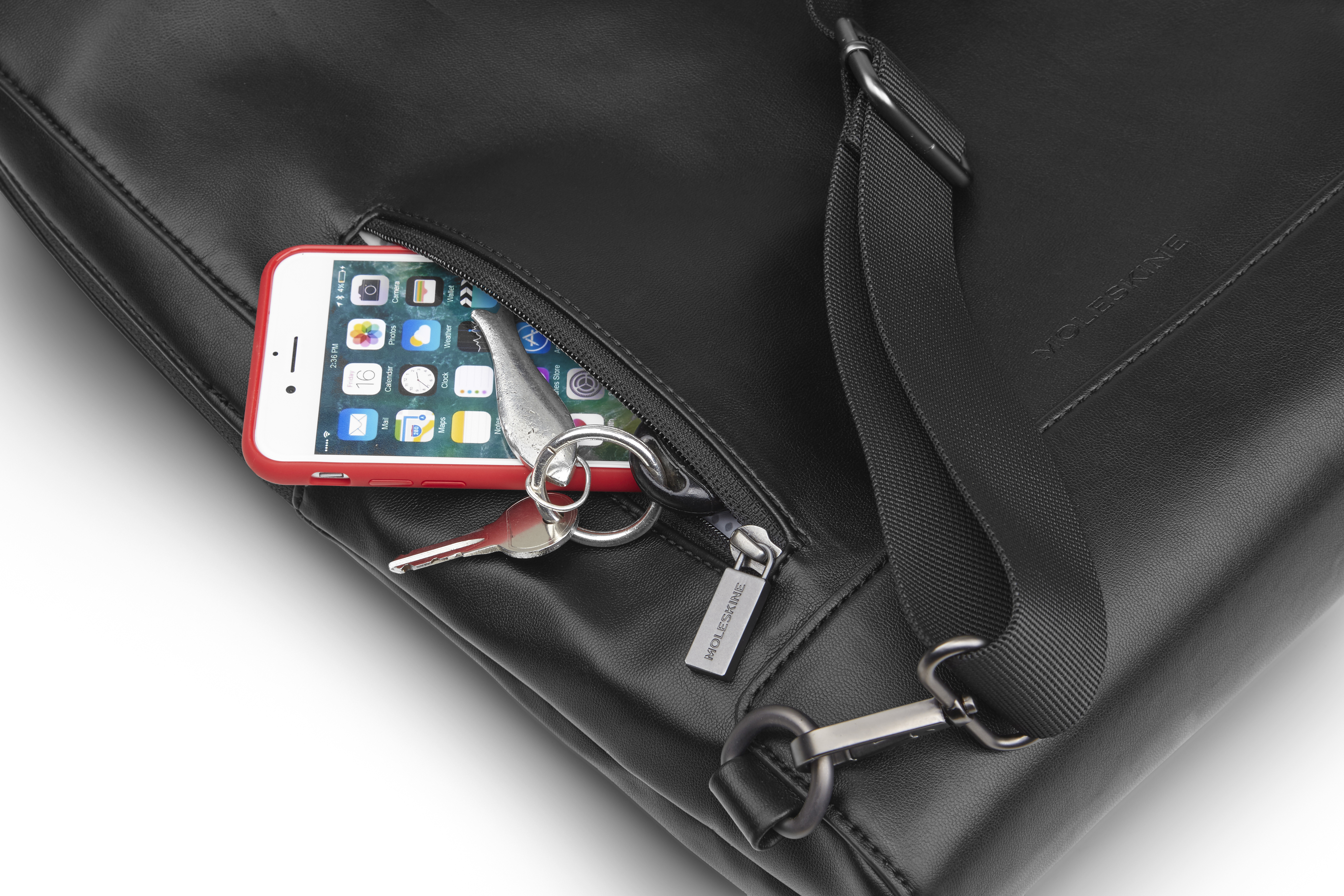 Moleskine® Classic Vertical Device Bag 2