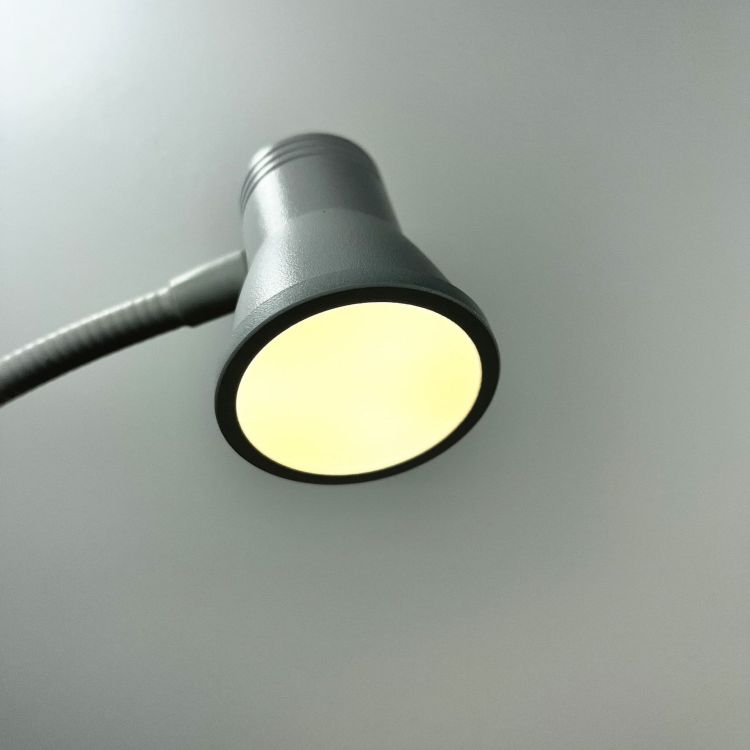 Clip on desk lamp 2