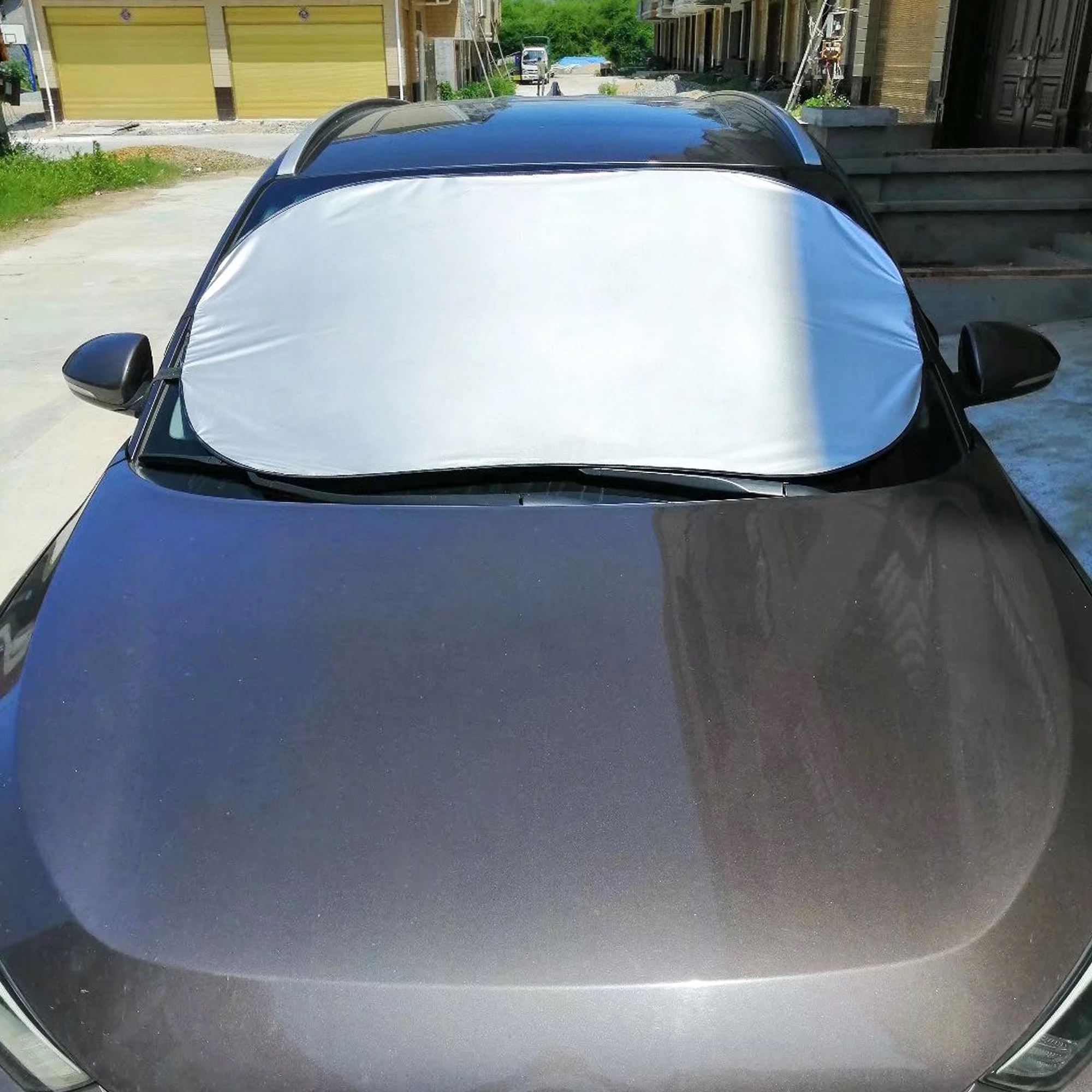 Car Windshield Sunshade With Suction Cup 3