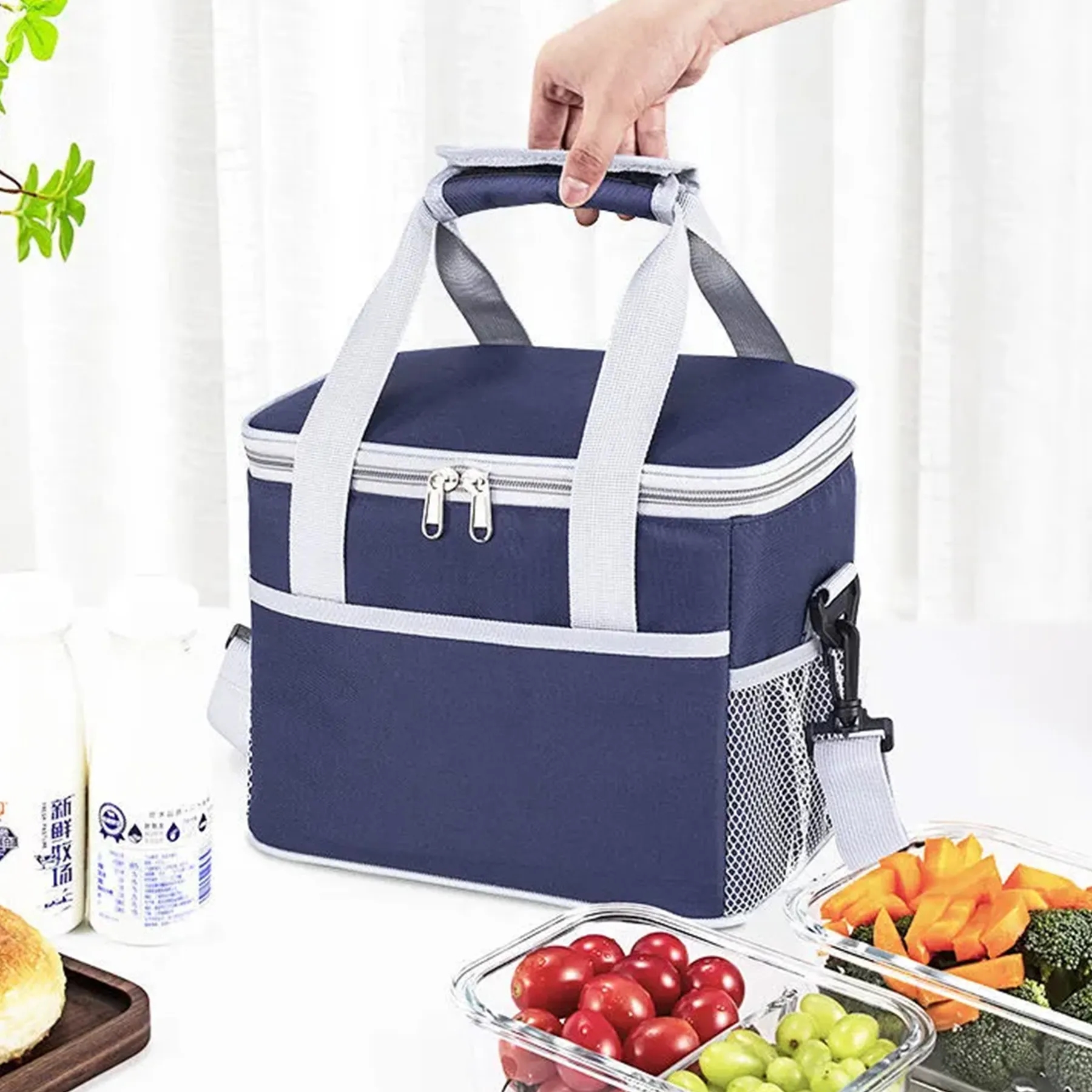 Insulated Lunch Bag With Aluminum Foil Lining 2