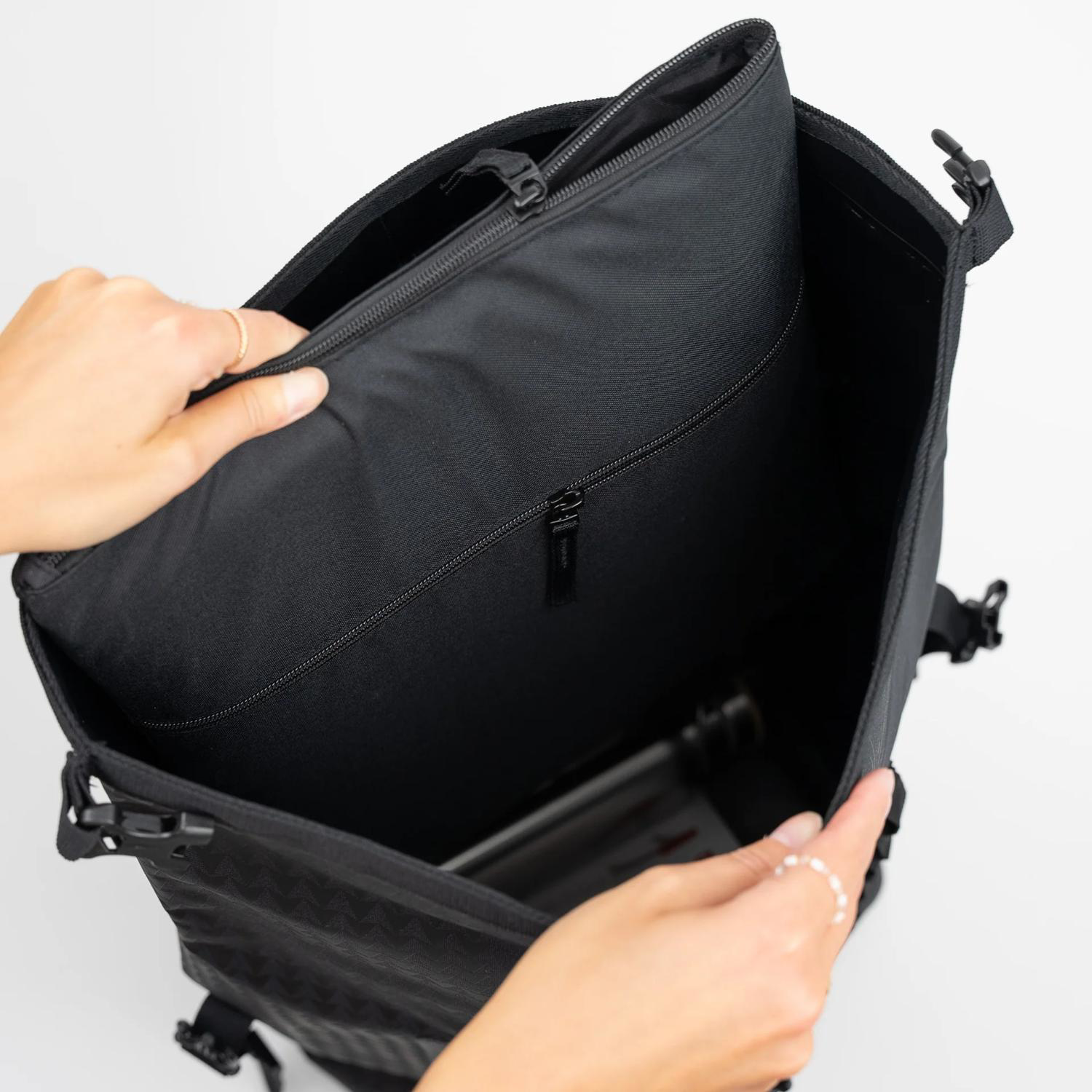 GOT BAG® ROLLTOP Jason Mamoa – GOTS Certified Ocean Plastic Backpack 4