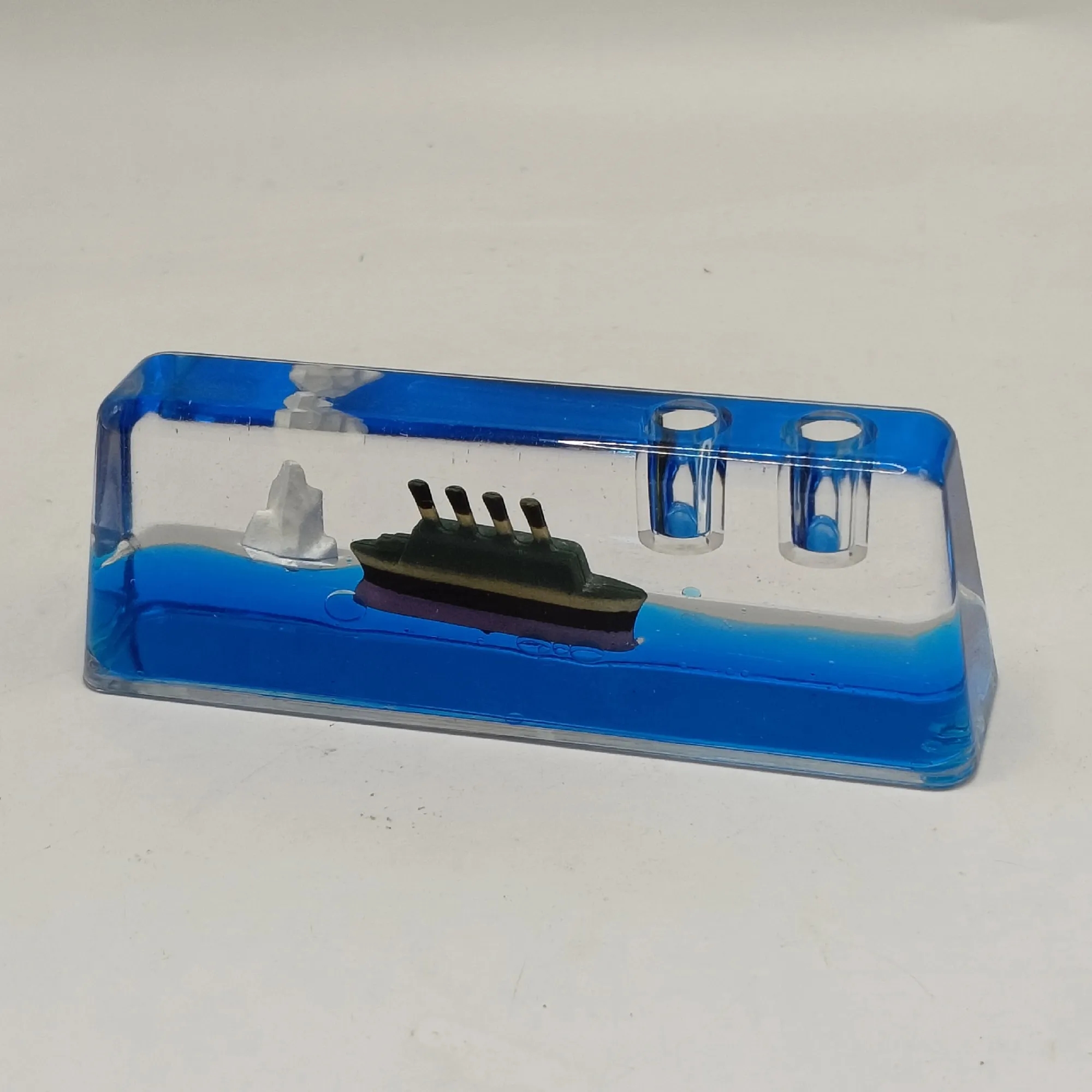 Cruise Ship Fluid Small Ornaments 12
