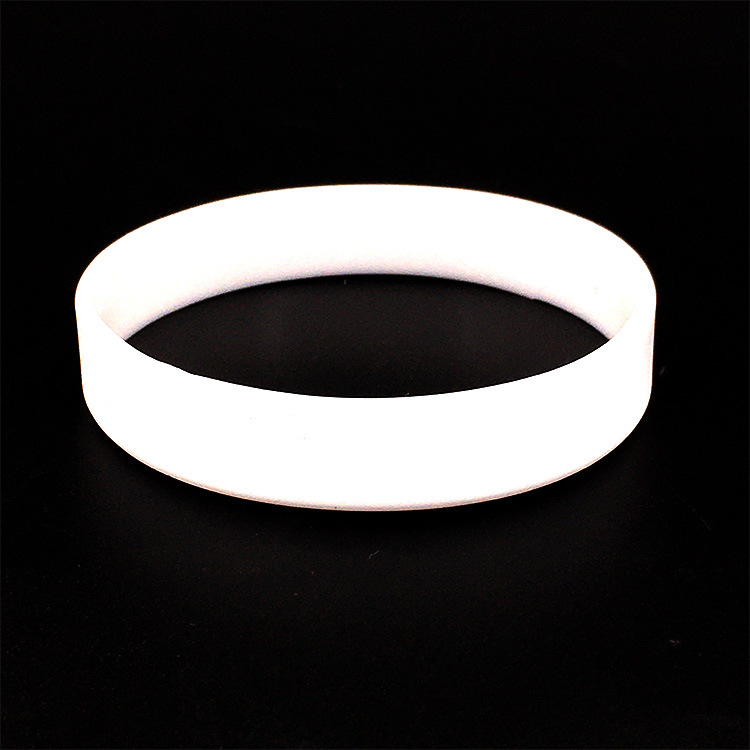 Hot Selling Eco-friendly No minimum Cheap Advertising Gifts Custom Logo Silicone Bracelet Wrist Band 5