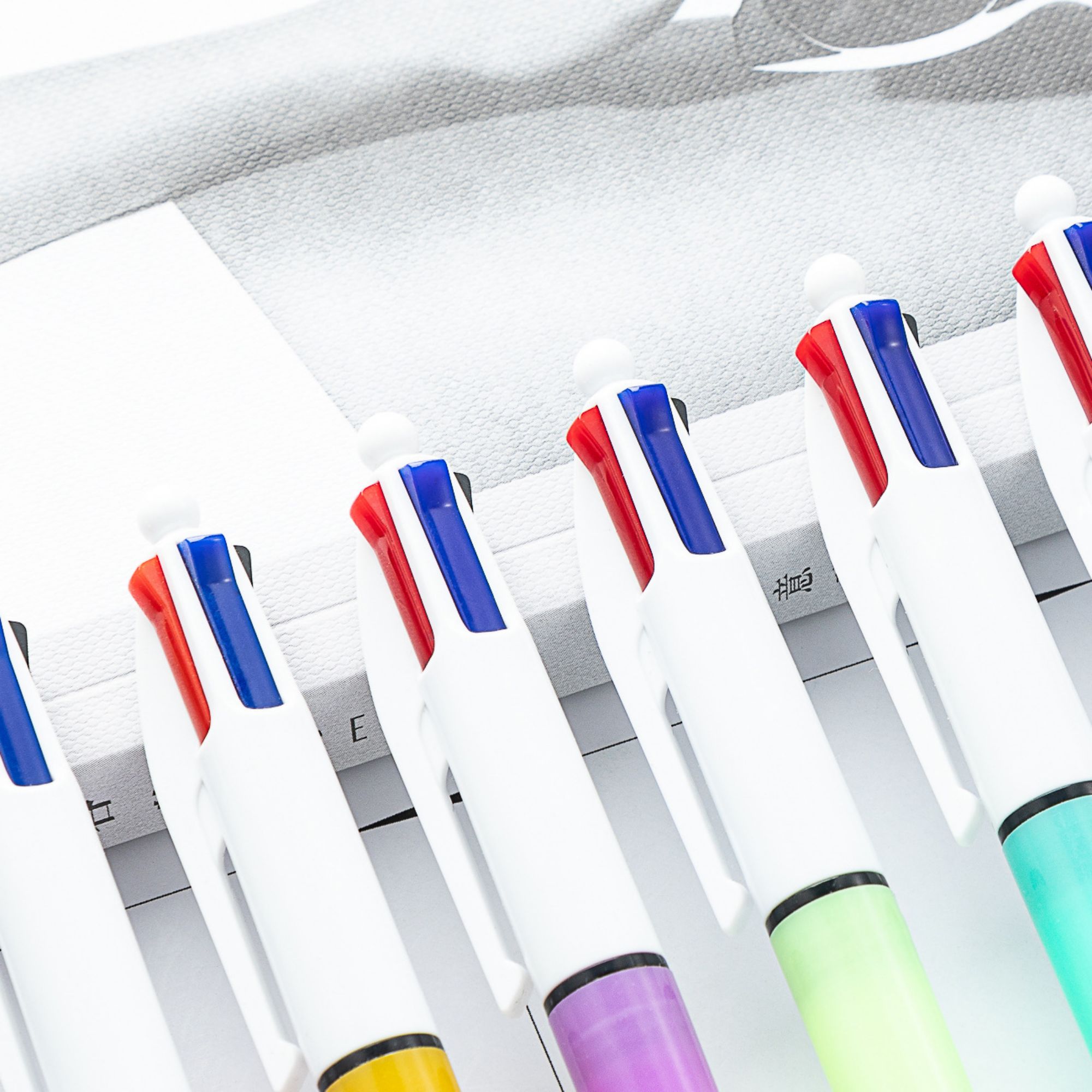4-in-1 Retractable Ballpoint Pen 2