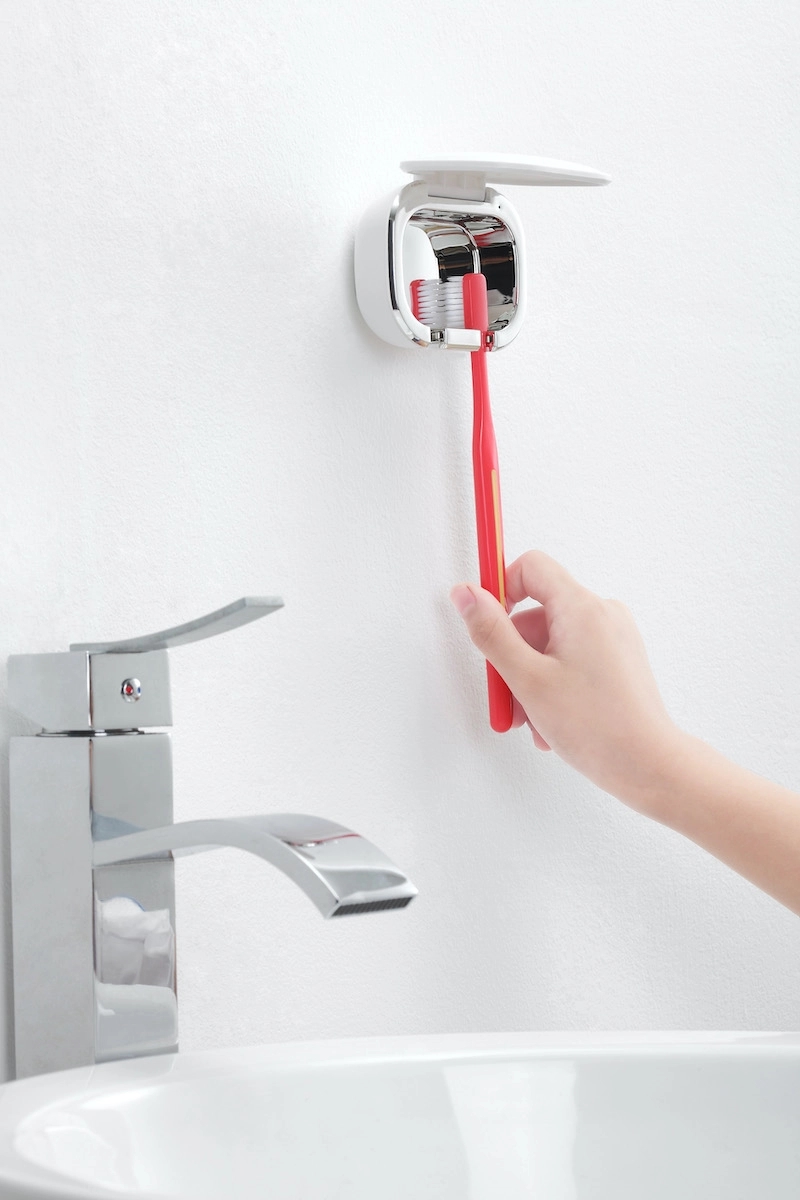 Sanitizing toothbrush box 7