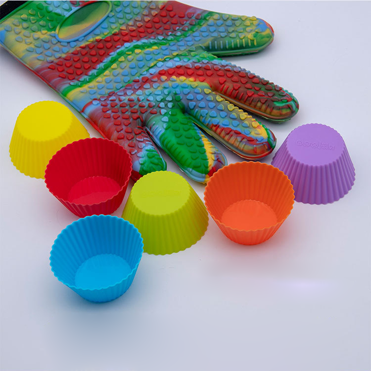 Custom Gift Reusable Silicone Muffin Baking Cup 16
