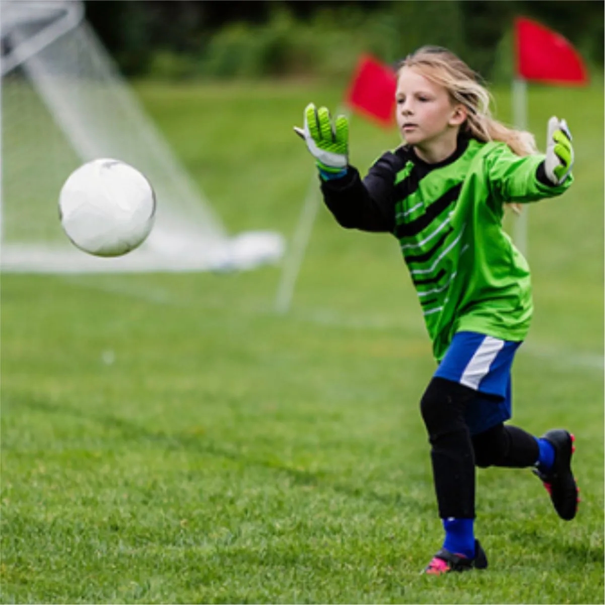 Breathable Goalkeeper Gloves With Grip And Wrist Strap 5