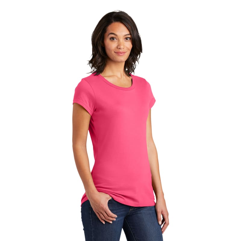 District Women's Fitted Very Important Tee . 128