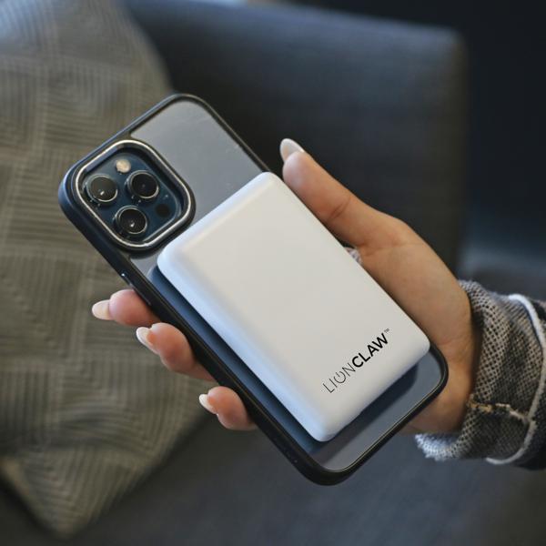 Lion Energy CLAW 10000 mAh Magsafe PD20W Fast Charge Powerbank 9