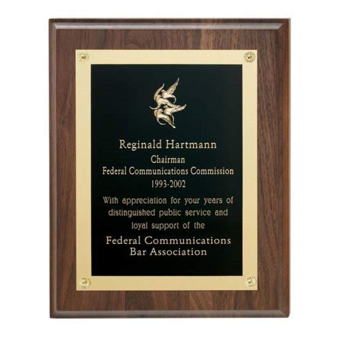 Walnut Plaque w/Gold Edge Plate 6