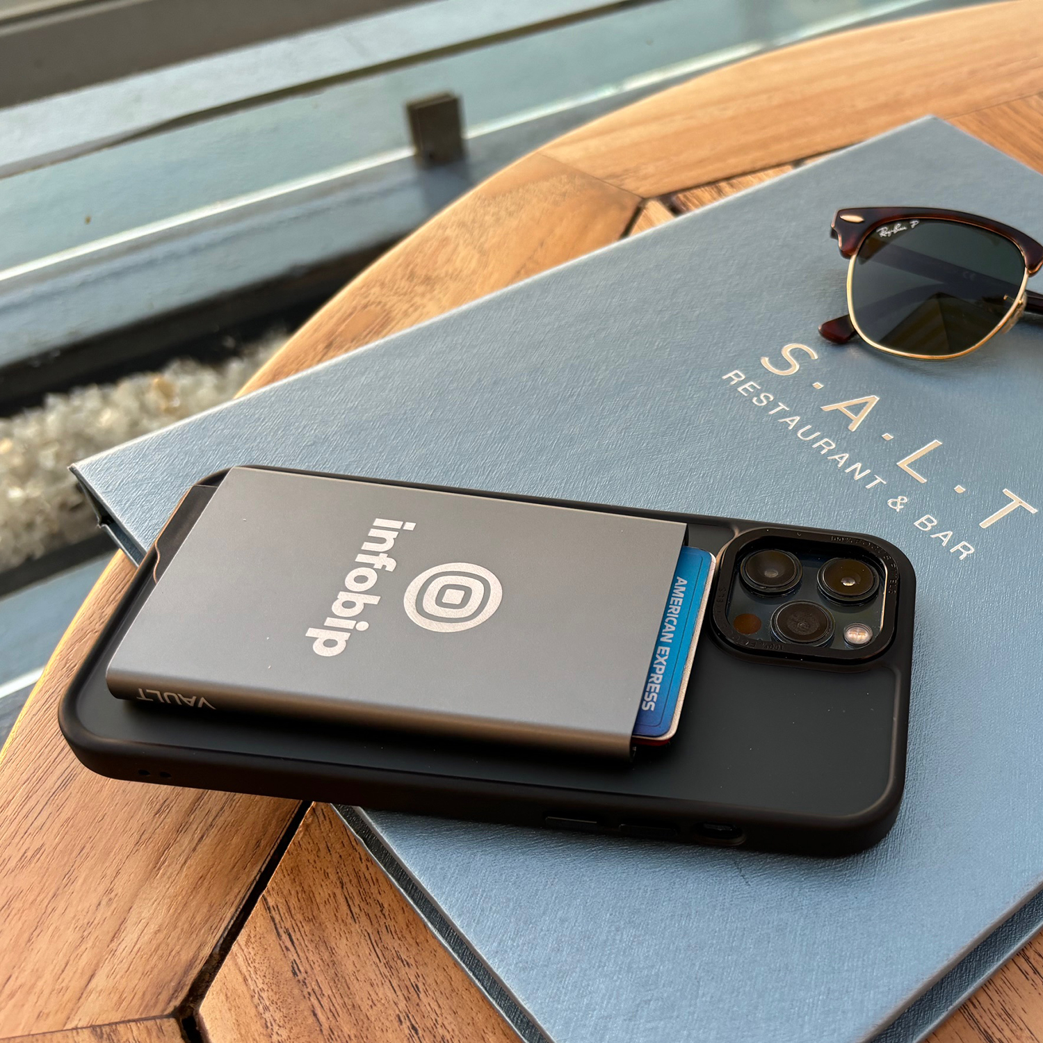 Vault RFID Aluminum Phone Wallet Featuring Magsafe