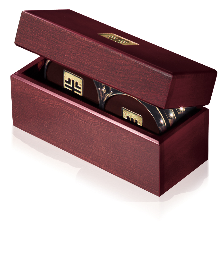 JAFFA® Six Coasters with Solid Cherry Chest 10