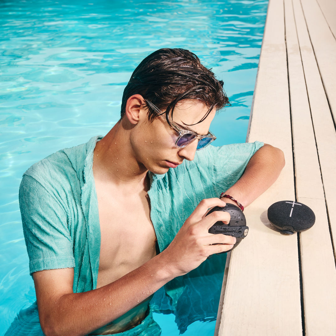 Logitech® Ultimate Ears MINIROLL Speaker 6