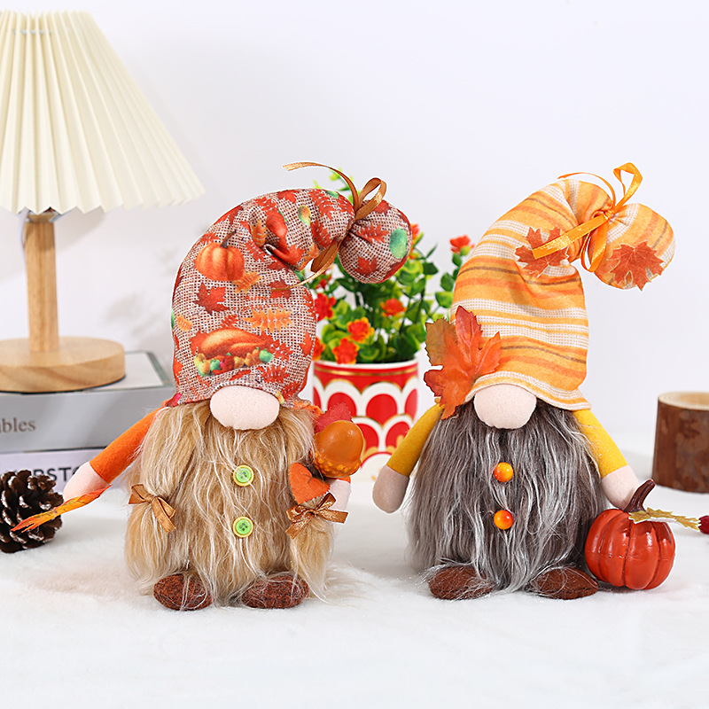 Maple Leaf Gnome Dol 2