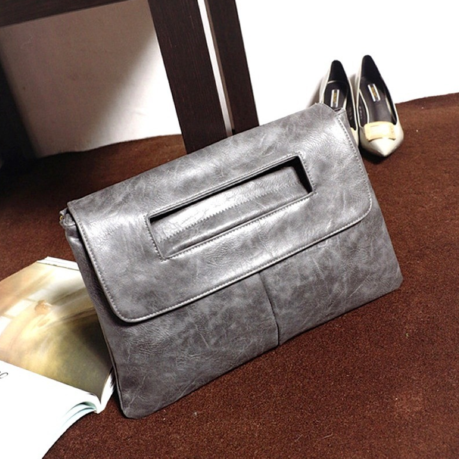Large-capacity PU messenger bag 2