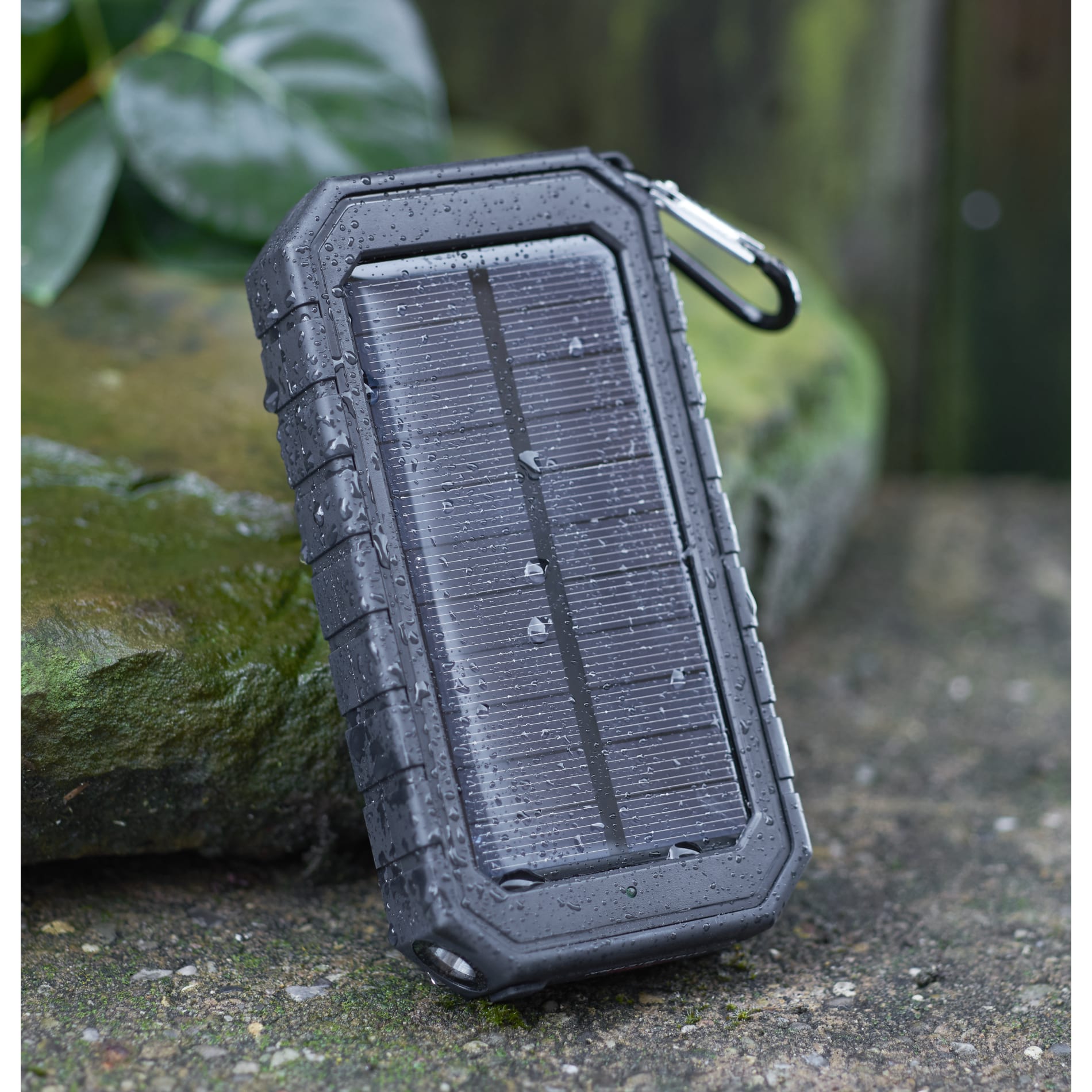 High Sierra® IPX 5 Solar Fast Wireless Power Bank 5