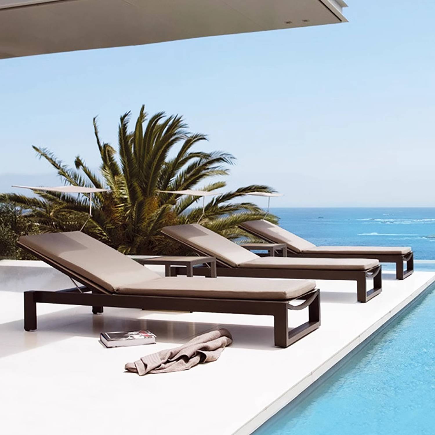 Outdoor Foldable Beach Lounger 3