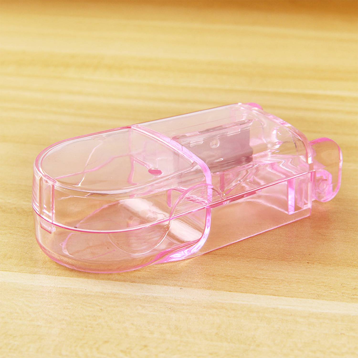 Transparent Cutting Pill Boxes for the Elderly 3