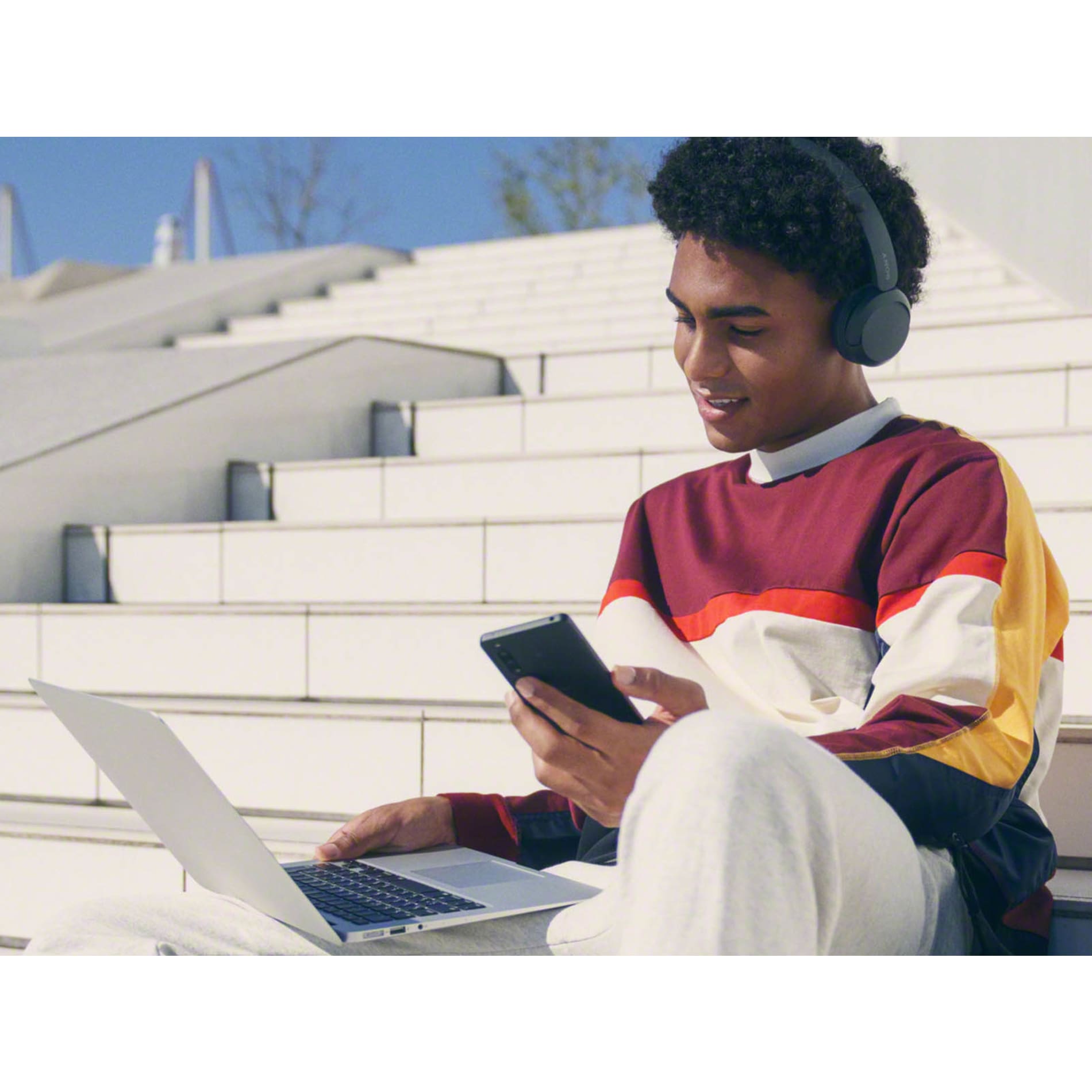 Sony WH-CH520 Wireless Headphones with Microphone 44