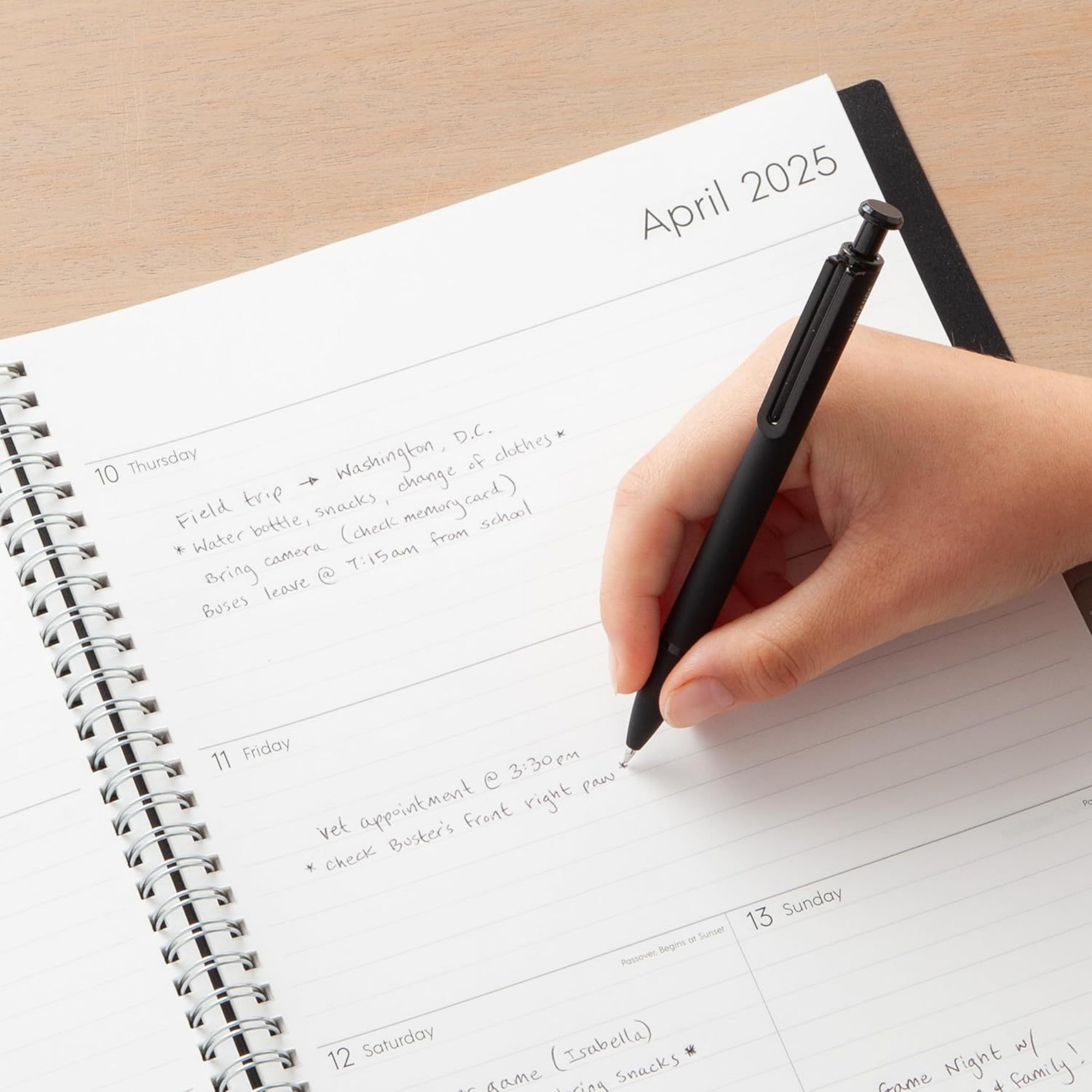 2025 Weekly And Monthly Planner Calendar 4