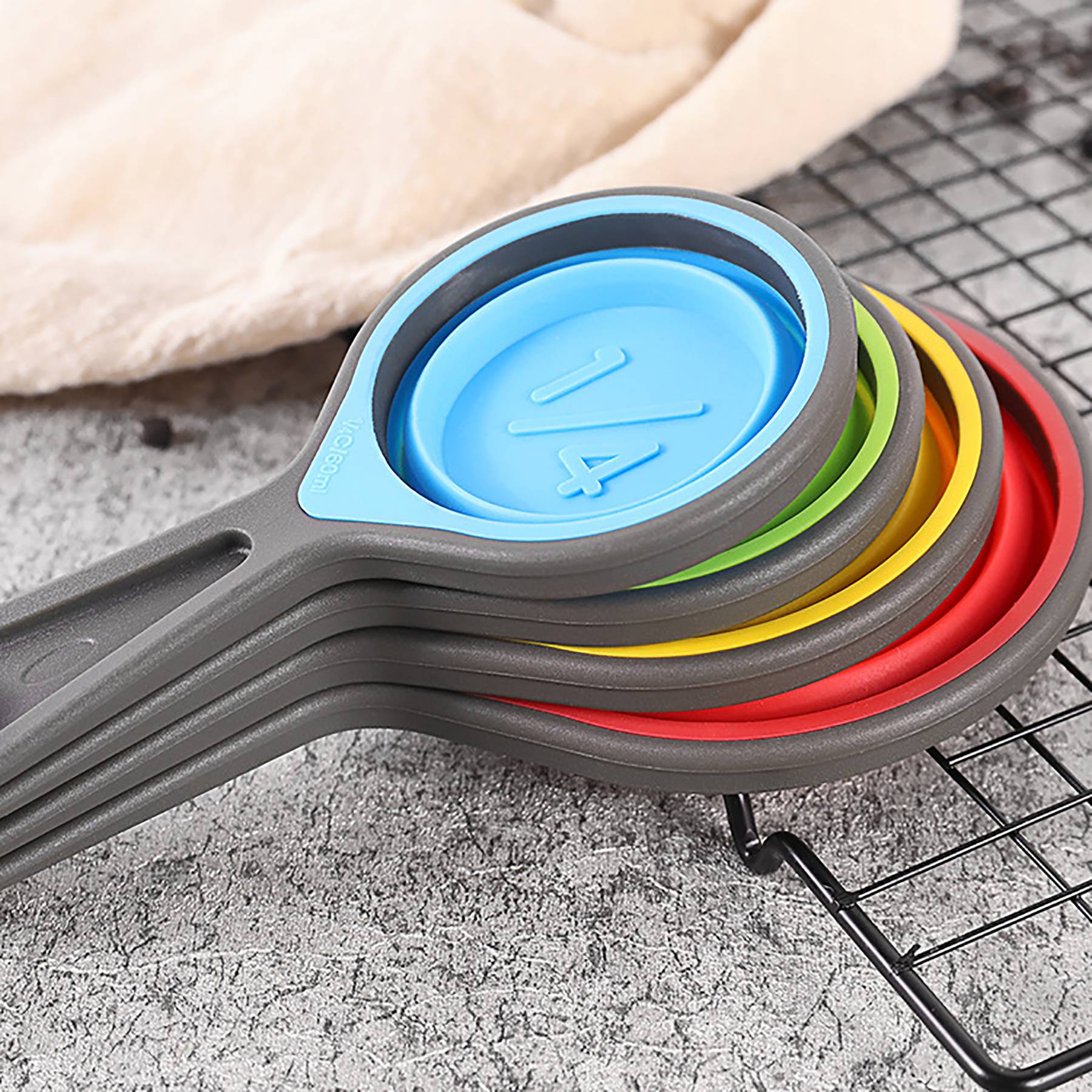 Collapsible Measuring cups 2