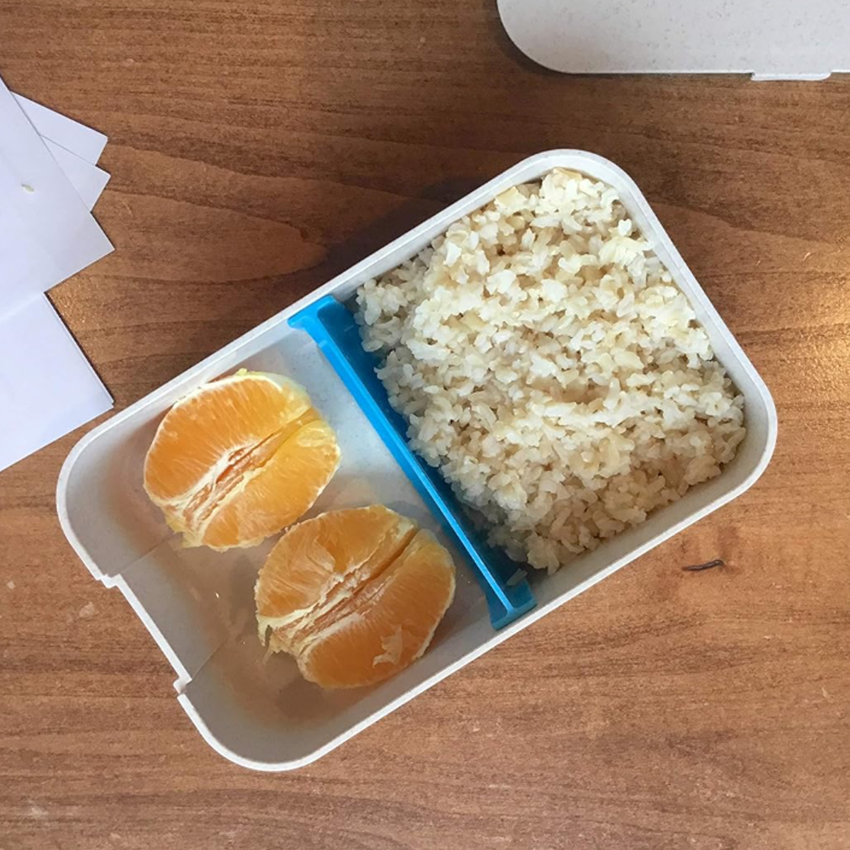 Wheat Straw Lunch Box W/ Divider and Detachable Phone Stand 4