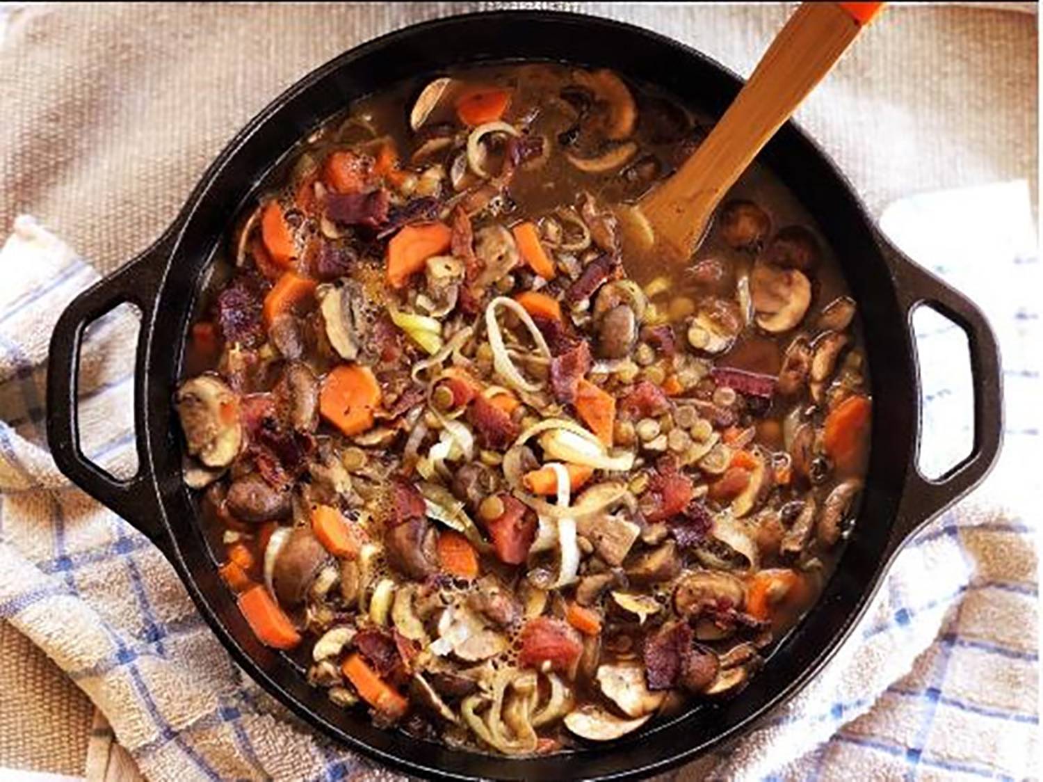 Double-Handle Cast Iron Skillet 6