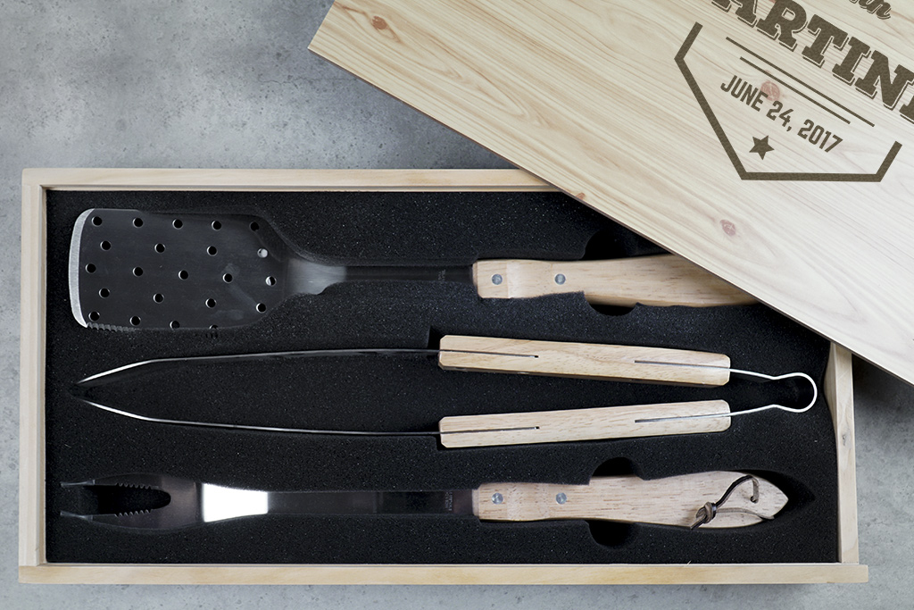 3-Piece BBQ Set in Wooden Pine Box 2