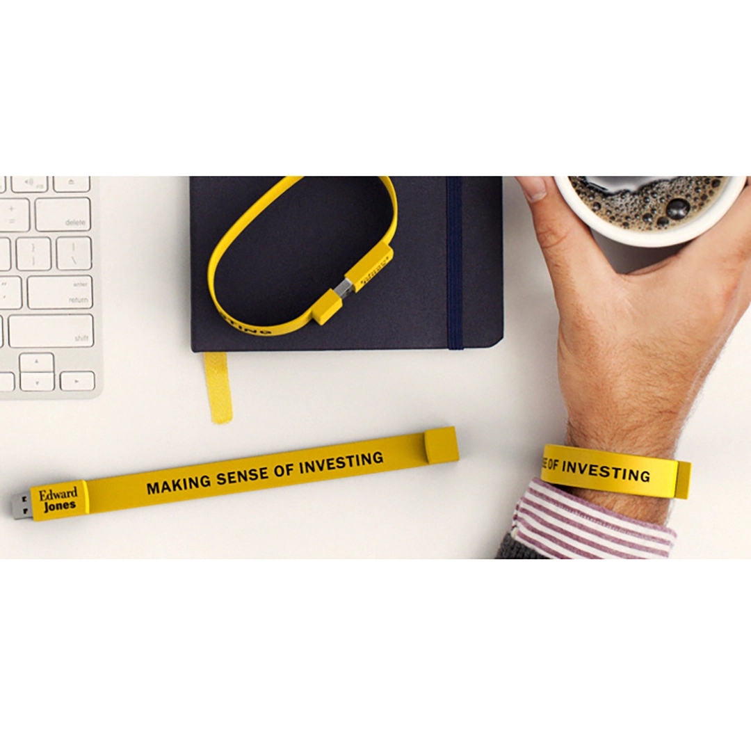 HERO 8 GB Bracelet USB 3.0 Flash Drive 2