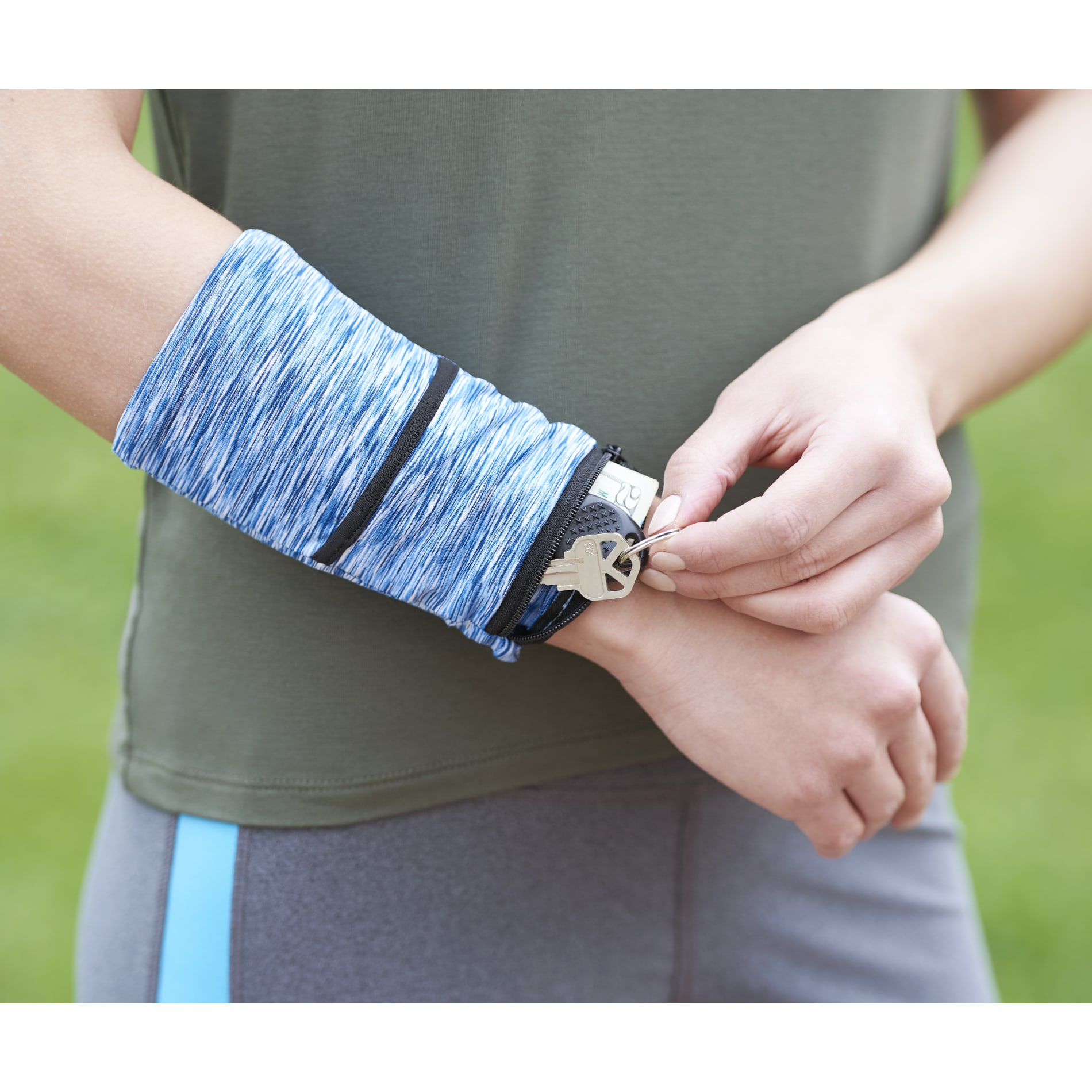 Cooling Heathered Wrist Band with Pocket 9
