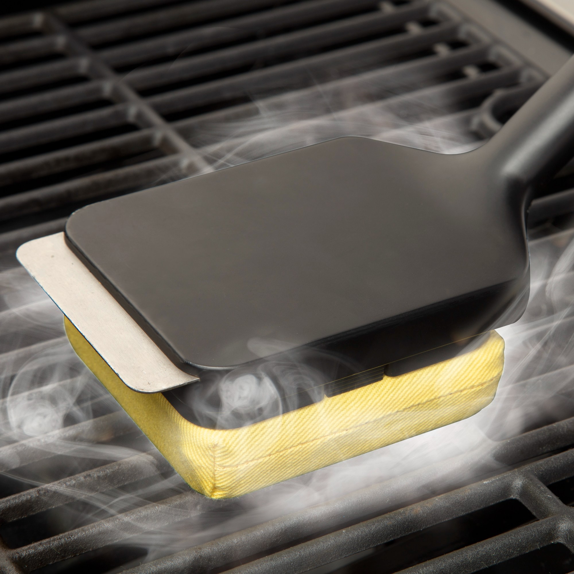Cuisinart Outdoors™ Grill Renew Steam Cleaner Brush 11