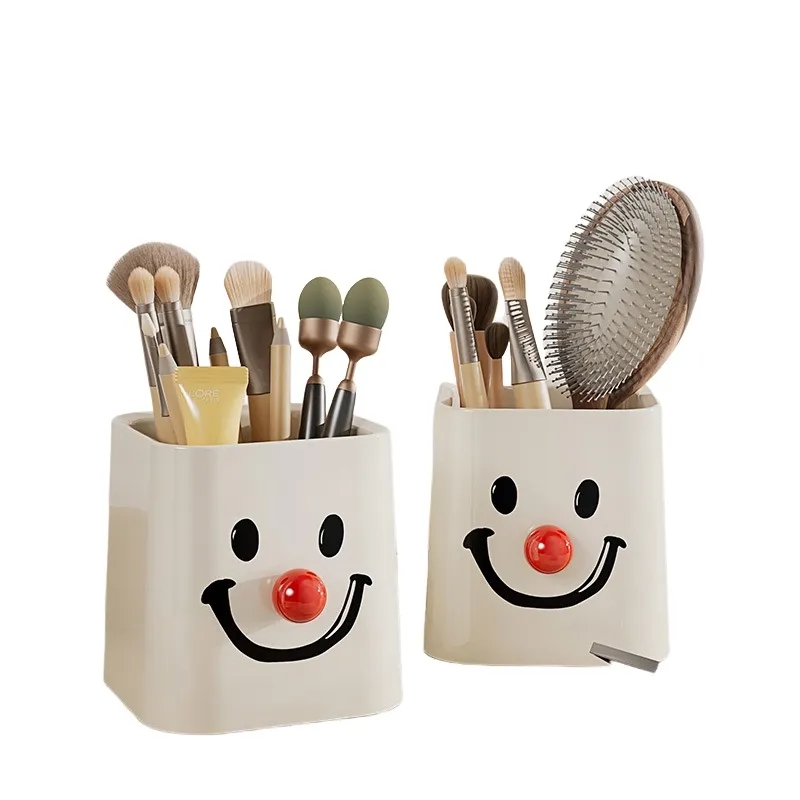 Desktop Smiley Face Pen Holder 3