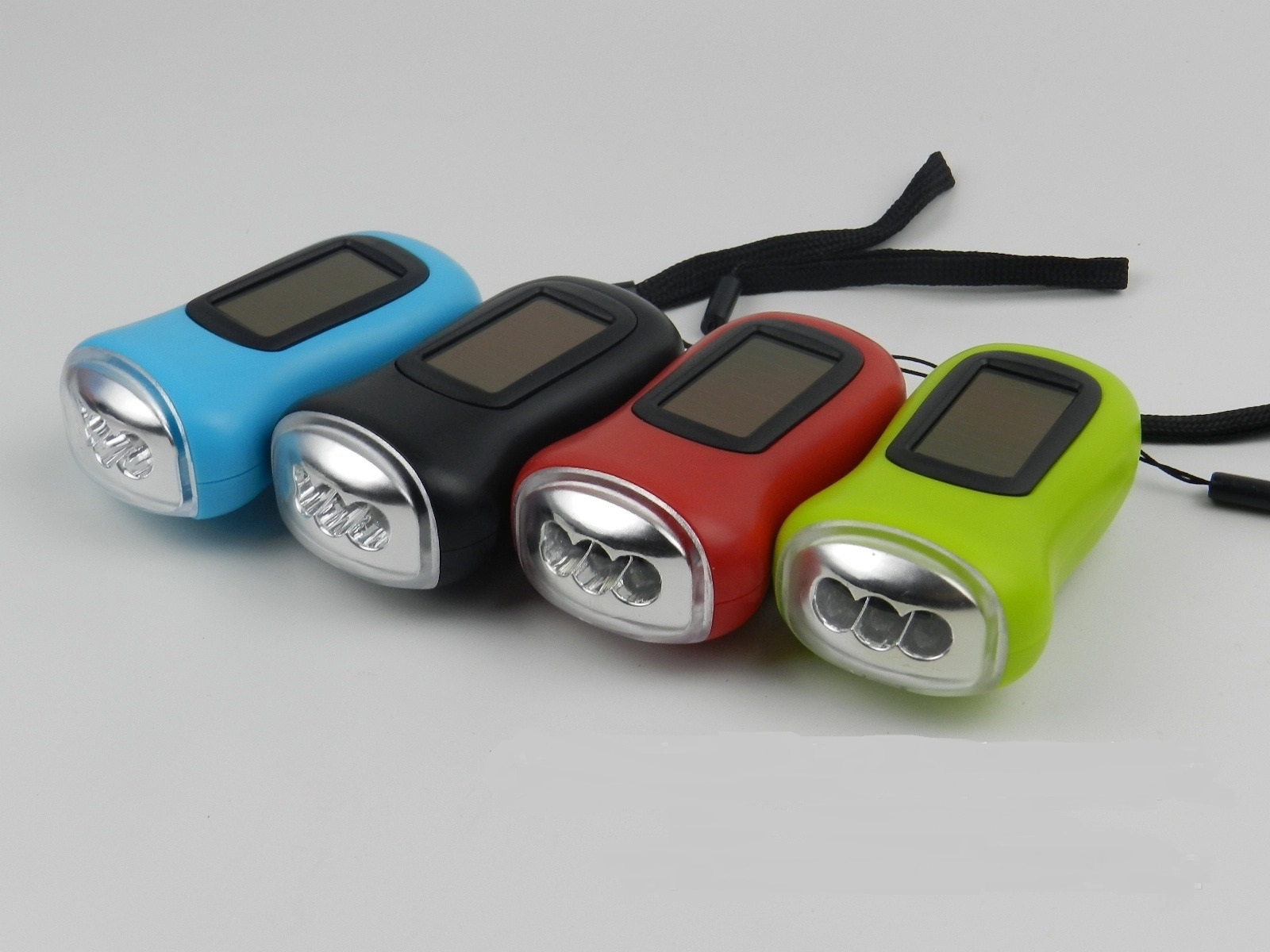 Solar & Hand Crank Rechargeable Flashlight 2