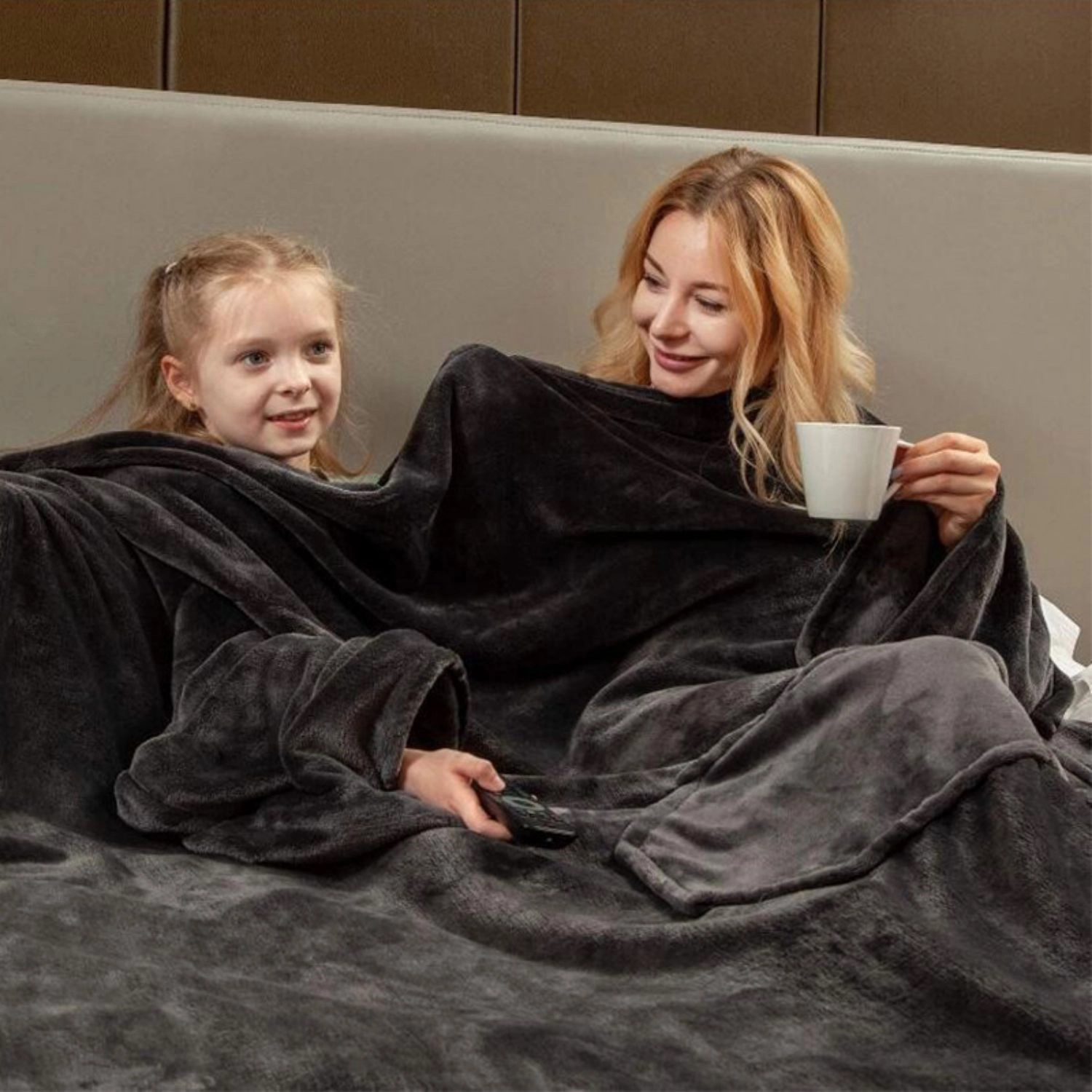 Microfiber Wearable Blanket With Long Sleeves 3