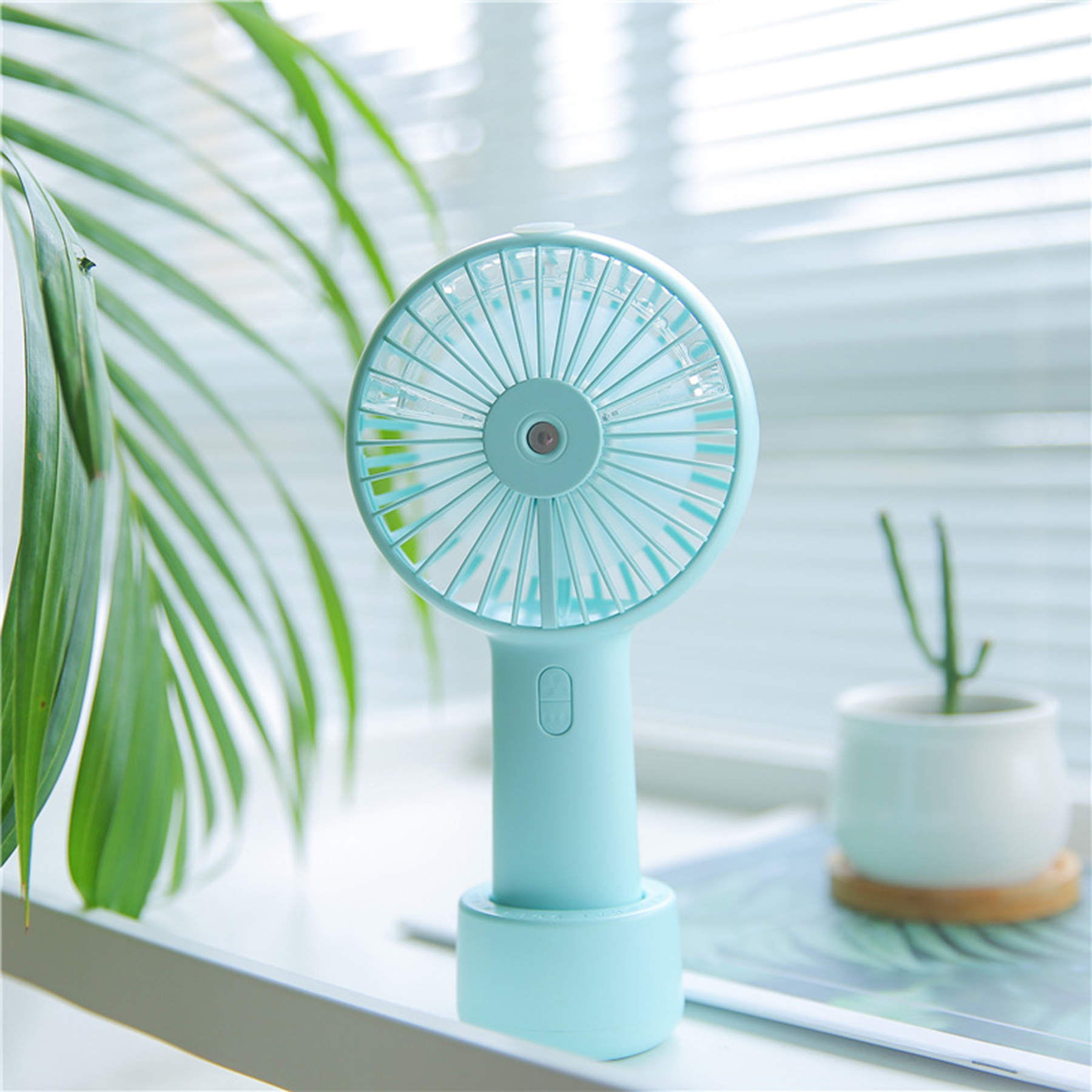 Portable Handheld Water Spray Fan For Summer 4