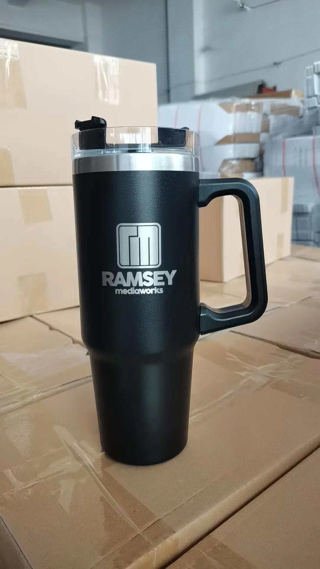 30oz.Tumbler With Handle Straw Lid 2