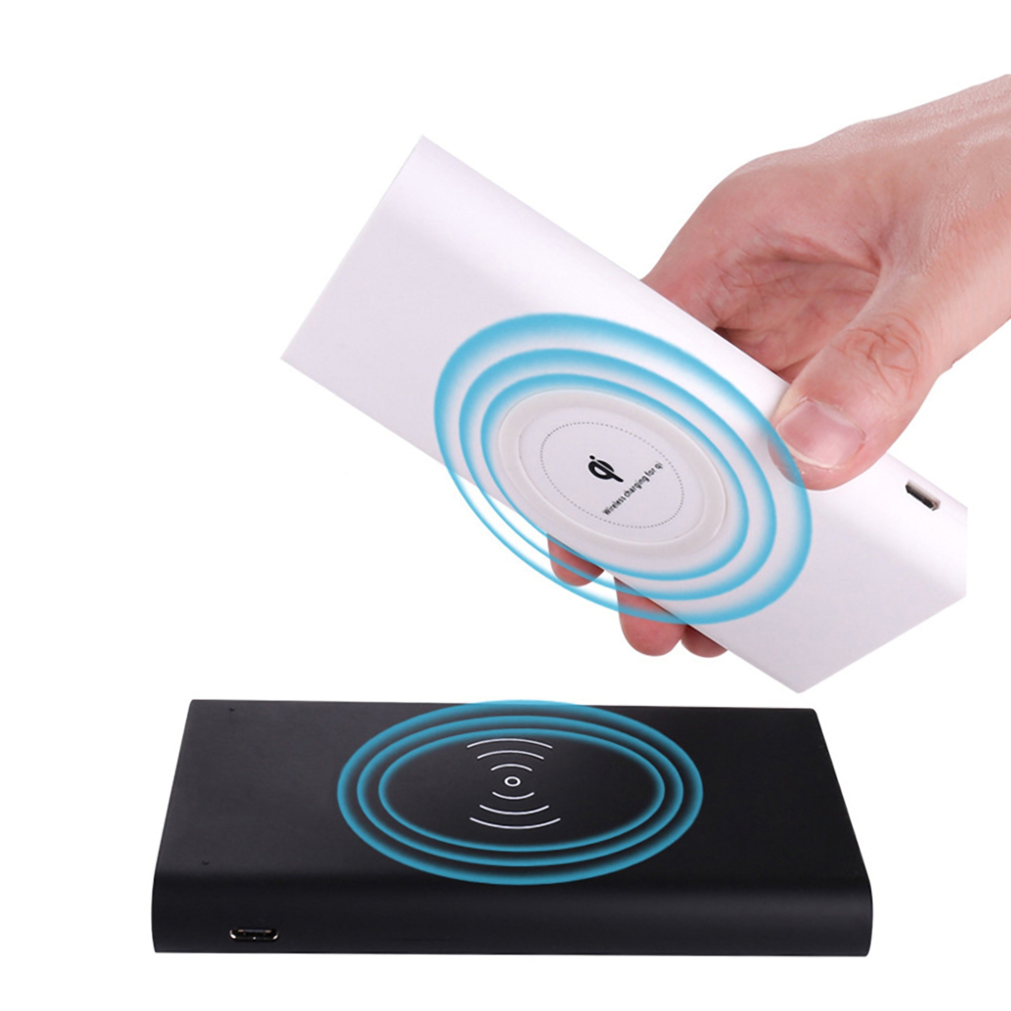 10,000 mAh Qi Wireless Power Bank 3