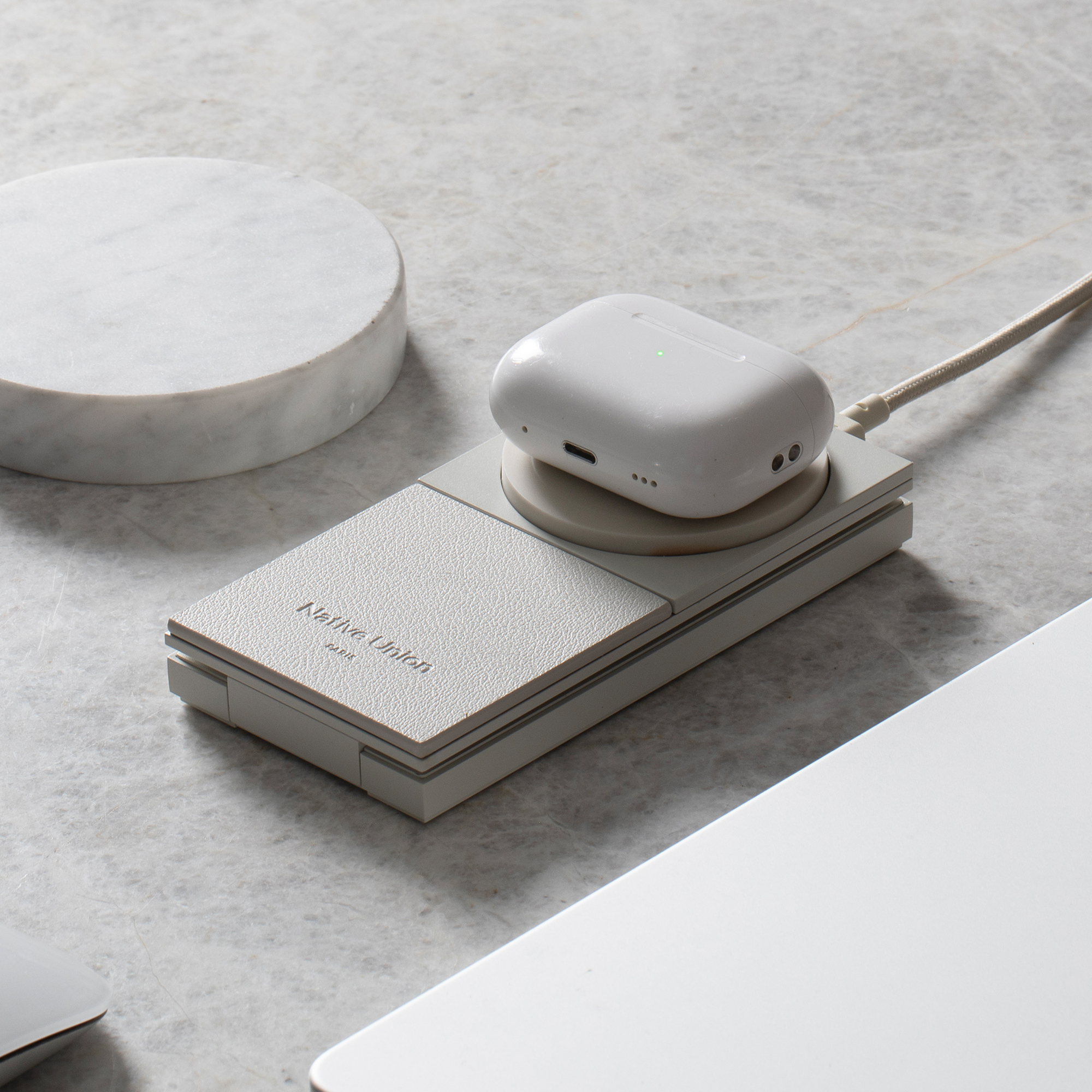 Native Union Rise 2-IN-1 Qi2 Wireless Charger 25
