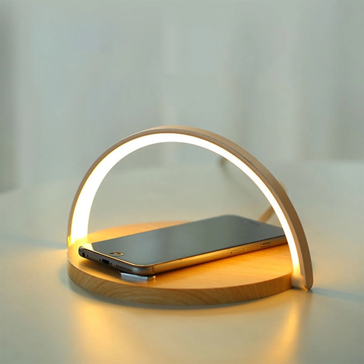 Simple Wireless Charging Nightlight 3