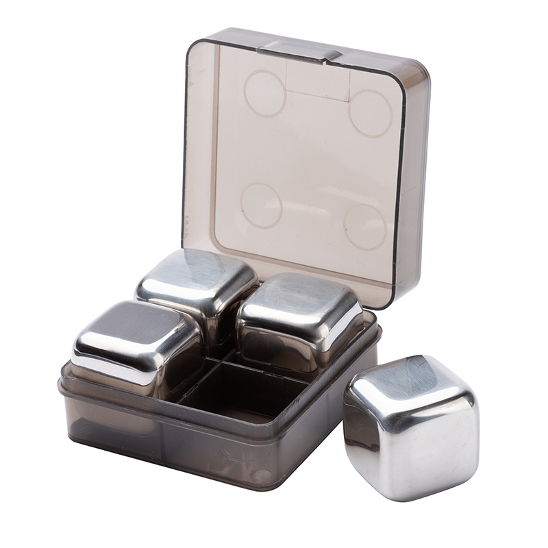 Aces 4-Piece Ice Cube Set 13