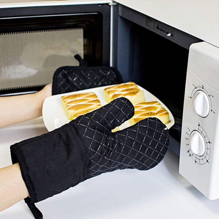Oven Mitts and Pot Holders 3