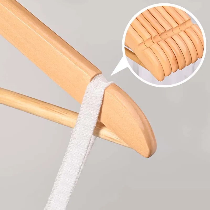 Maple Leaf Hanger With Dimensions Of 17 1/2 x 9 Inches 4